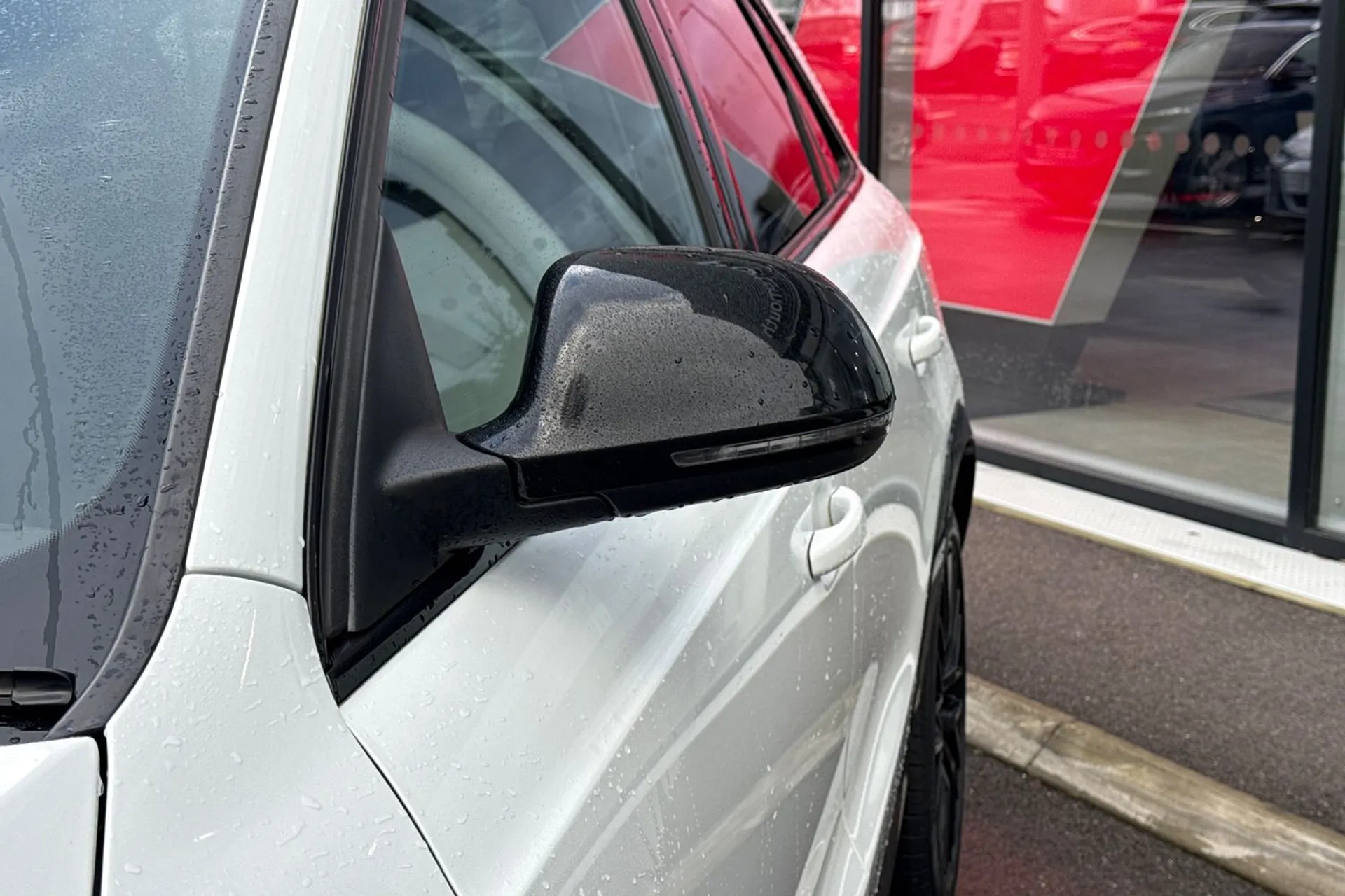 Audi Q3 thumbnail image number 30