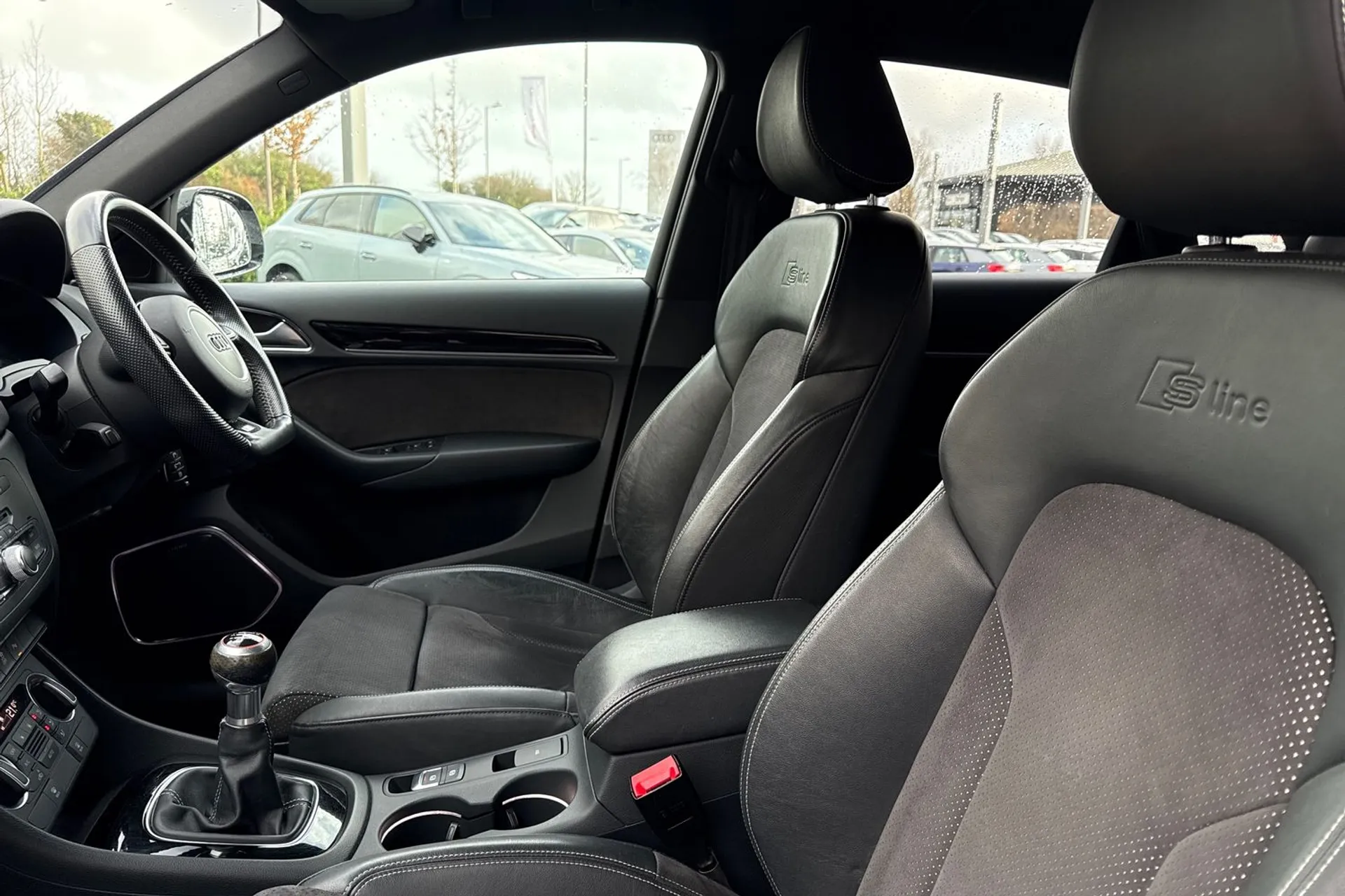 Audi Q3 thumbnail image number 43