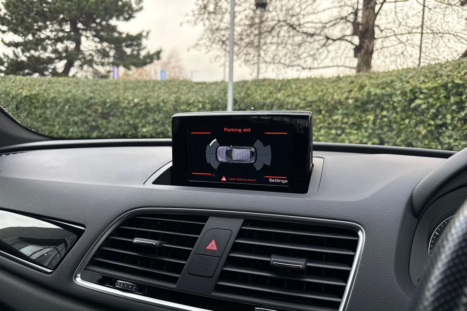 Audi Q3 thumbnail image number 13