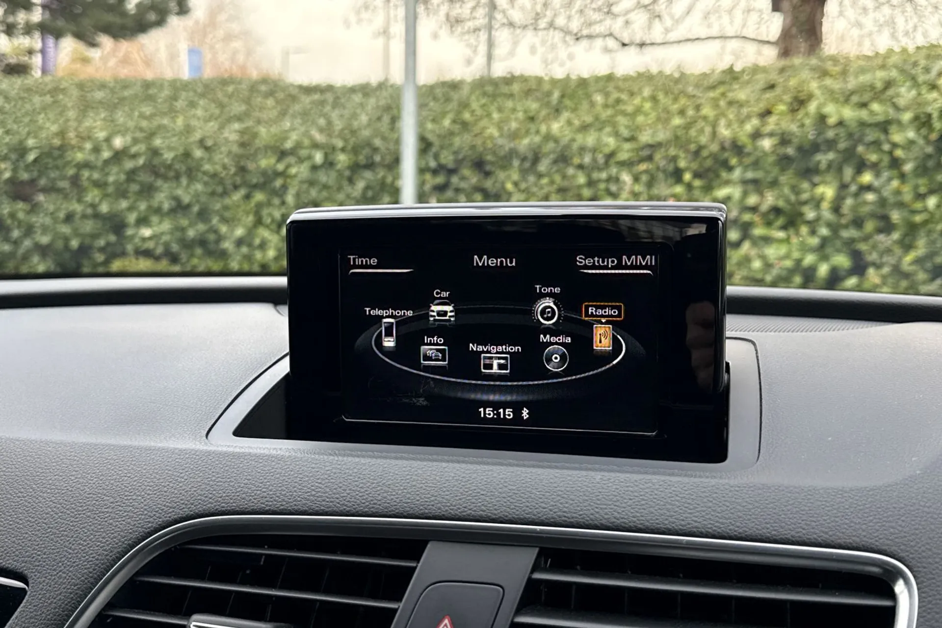 Audi Q3 thumbnail image number 18