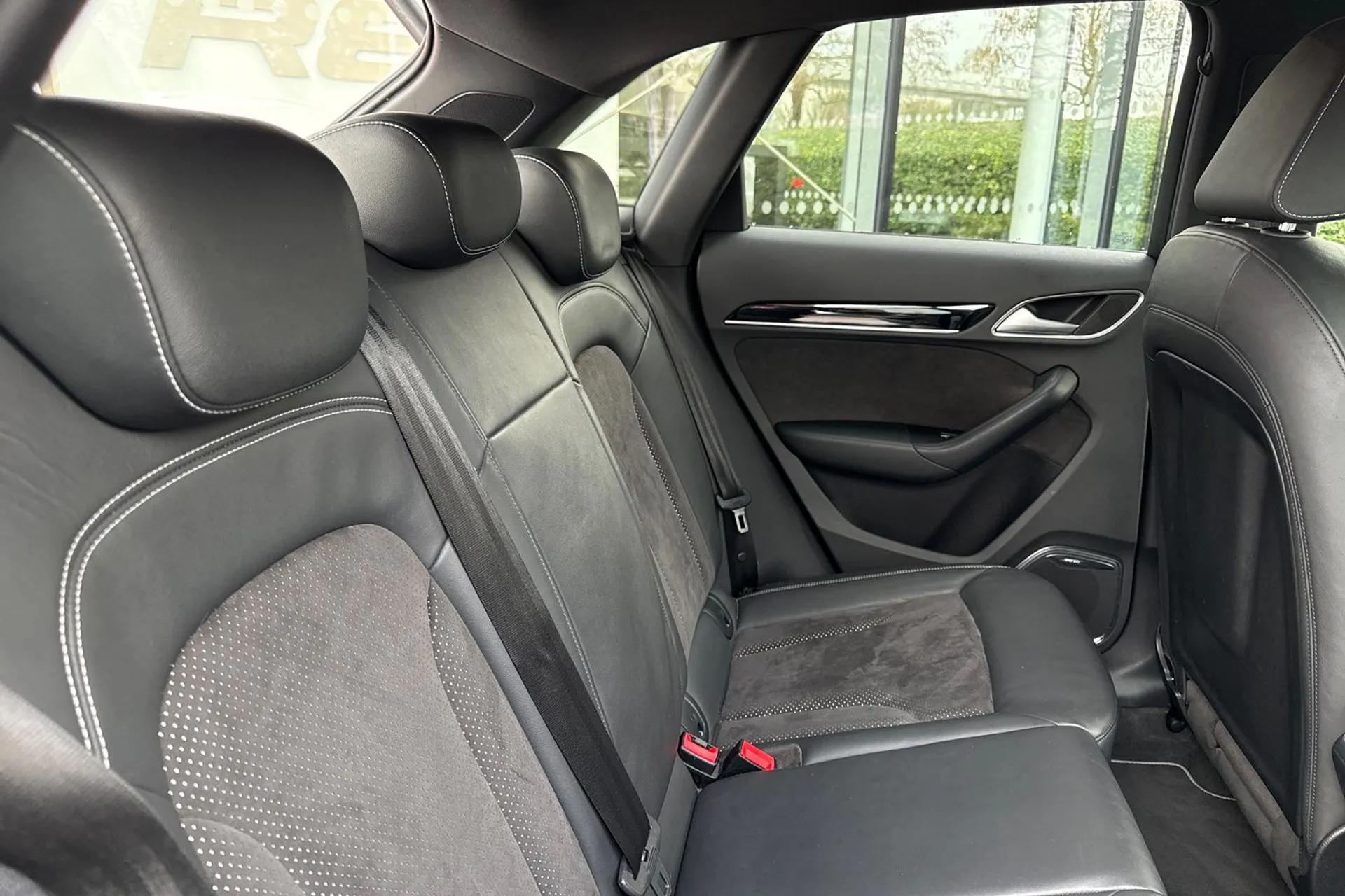 Audi Q3 thumbnail image number 39