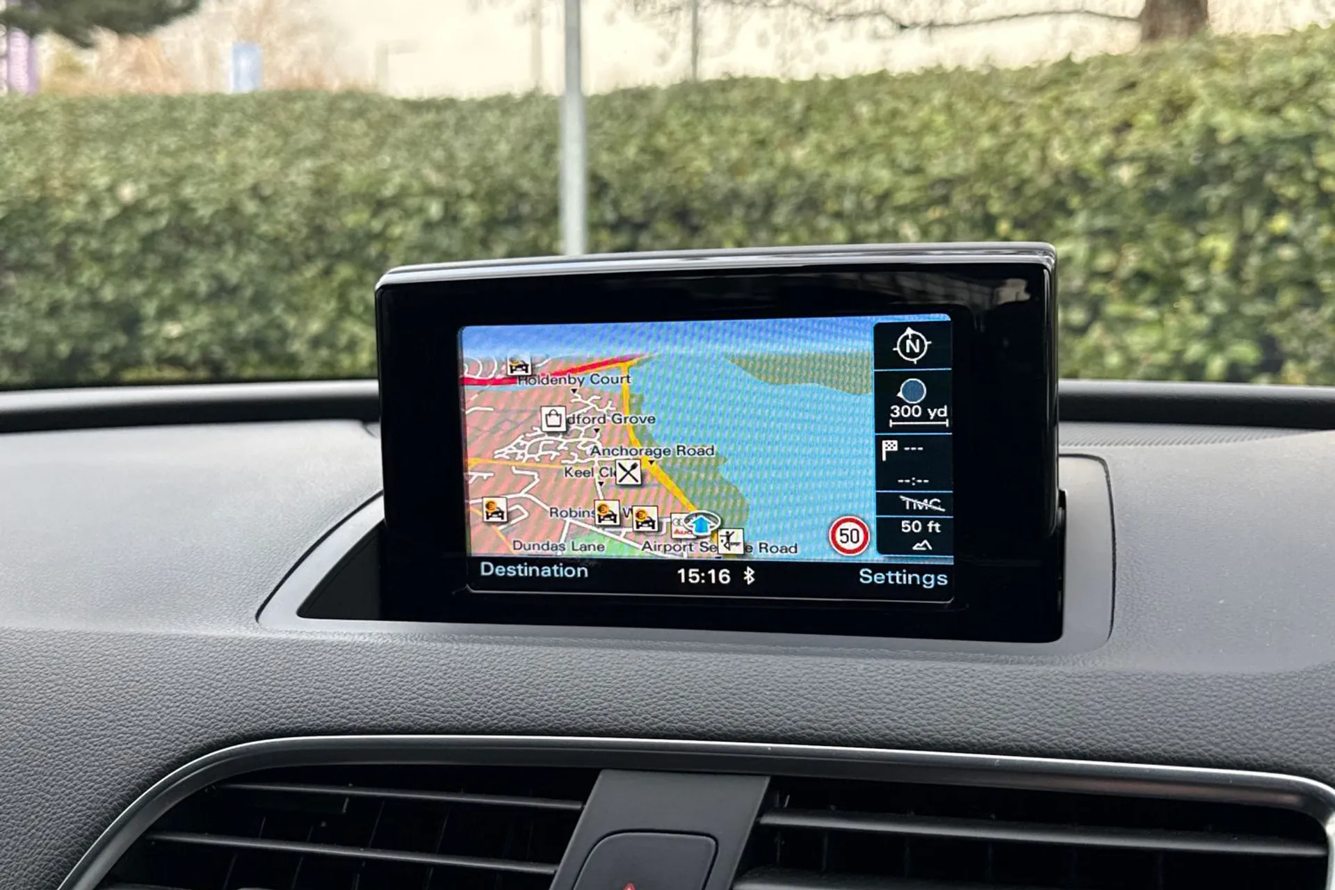 Audi Q3 thumbnail image number 4