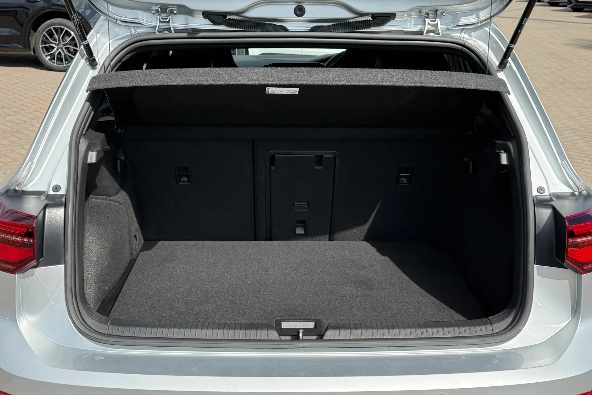 VOLKSWAGEN GOLF thumbnail image number 35