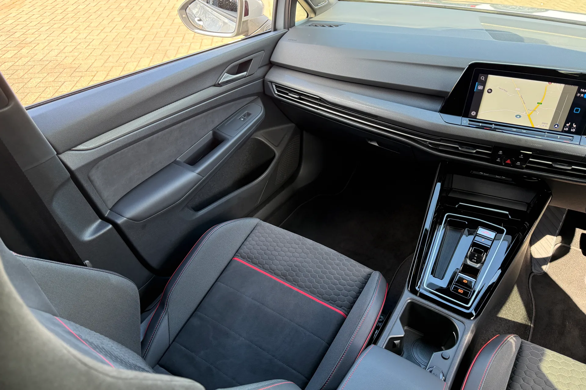 VOLKSWAGEN GOLF thumbnail image number 38