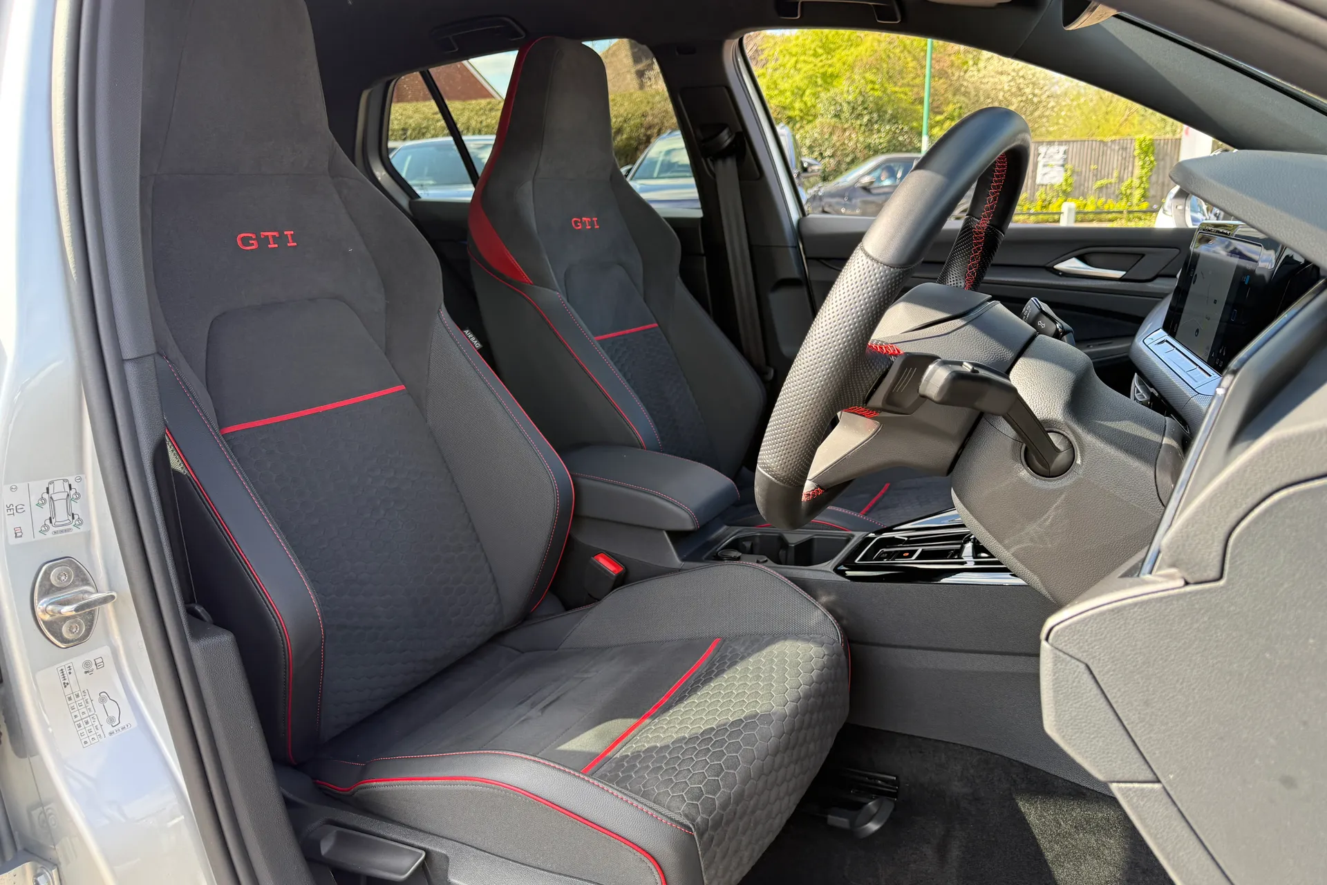 VOLKSWAGEN GOLF thumbnail image number 27
