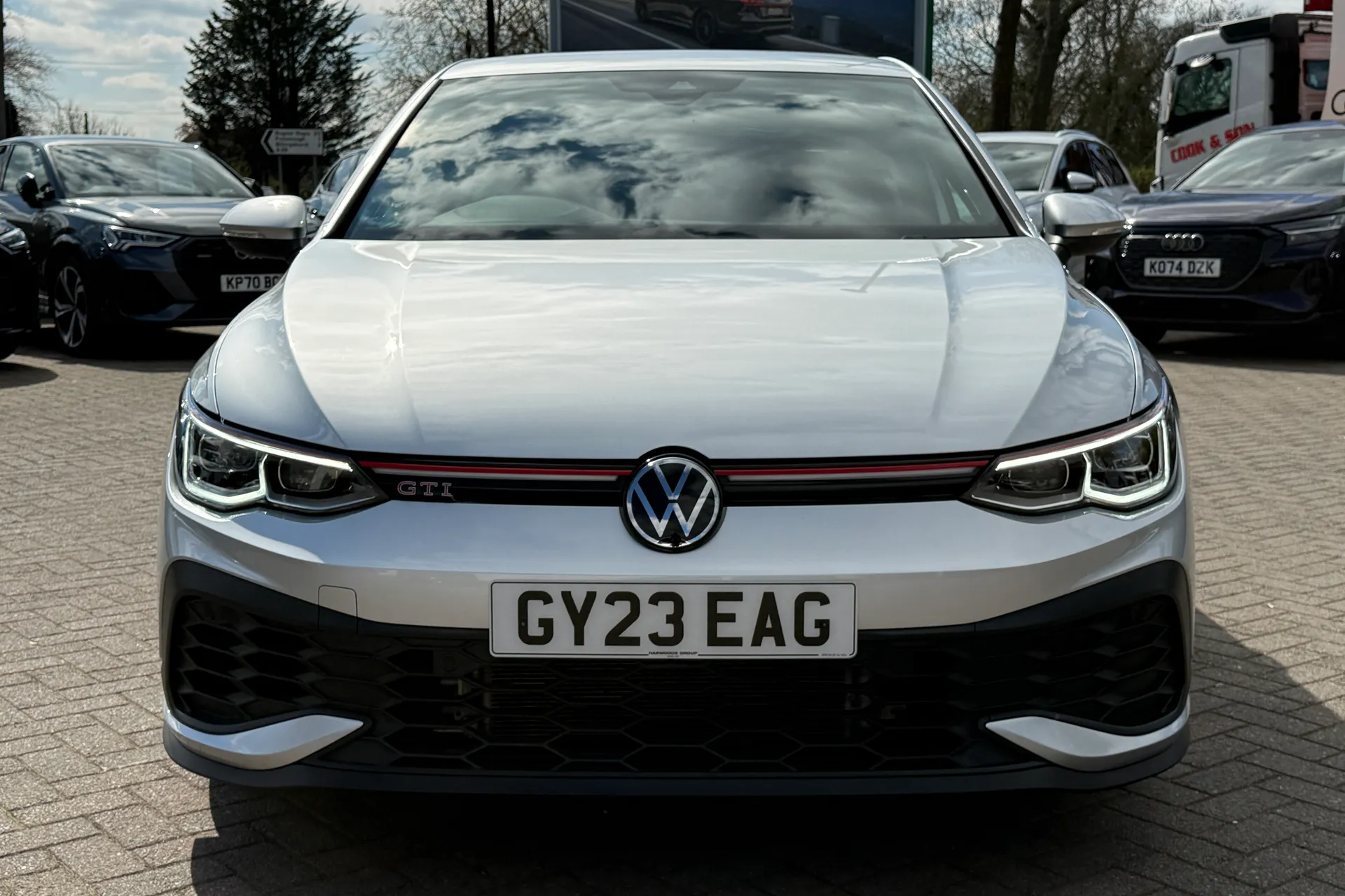 VOLKSWAGEN GOLF thumbnail image number 25