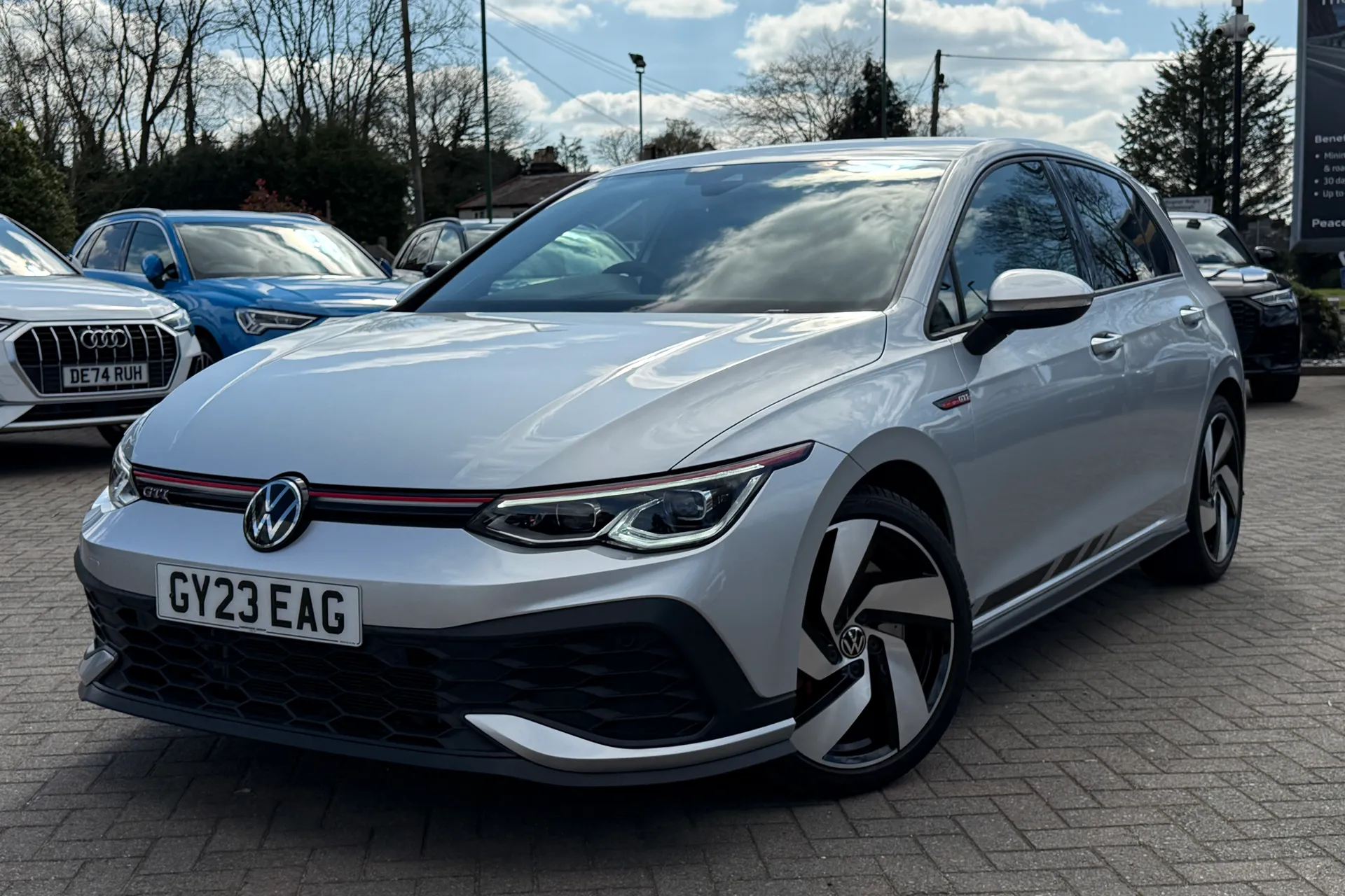 VOLKSWAGEN GOLF thumbnail image number 26