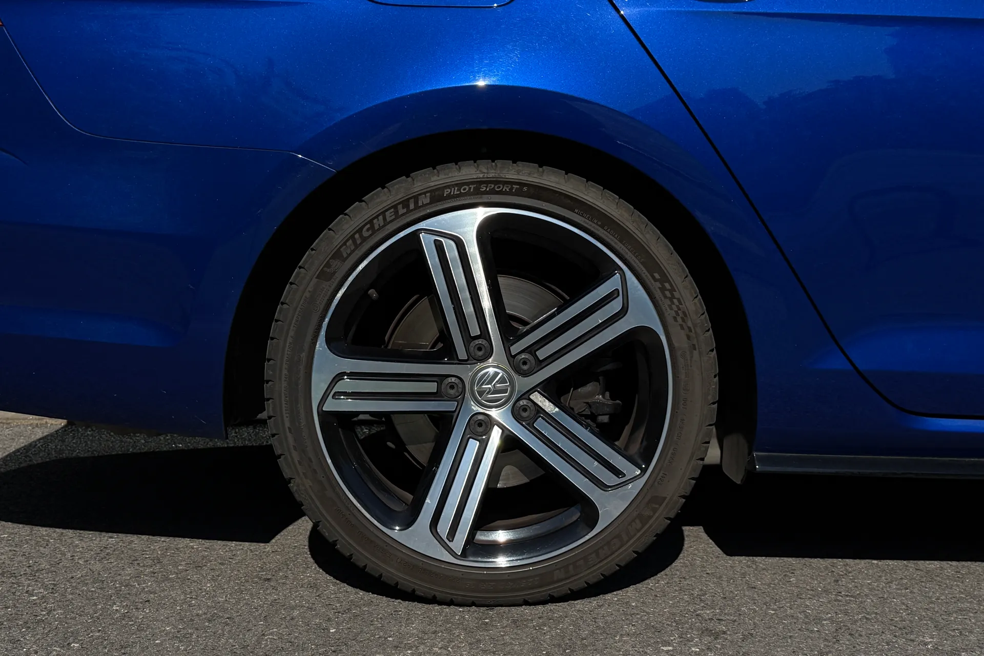 VOLKSWAGEN GOLF thumbnail image number 11