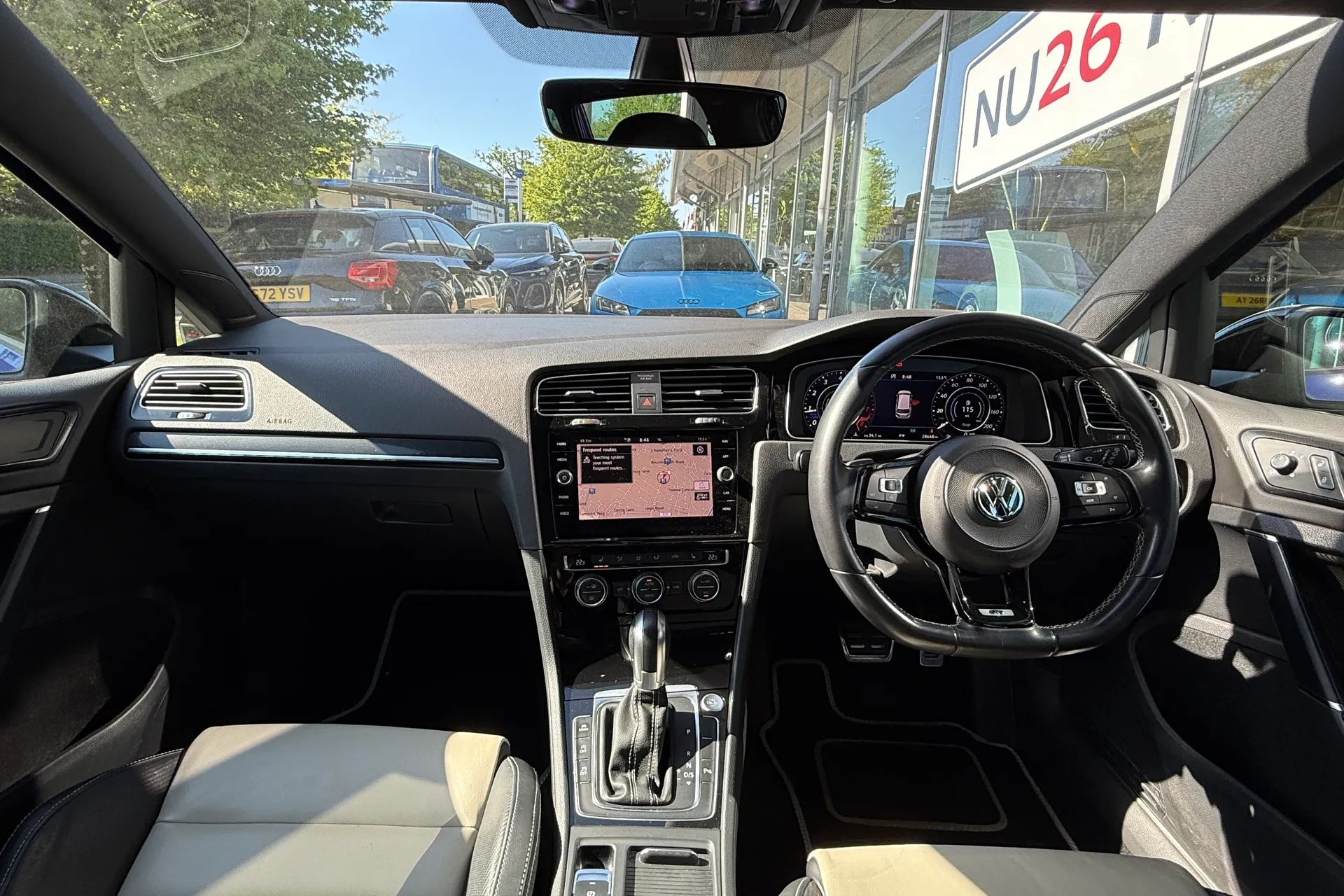 VOLKSWAGEN GOLF thumbnail image number 3