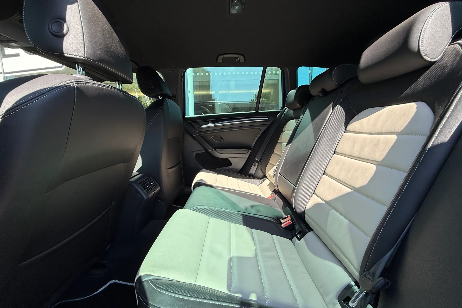 VOLKSWAGEN GOLF thumbnail image number 52