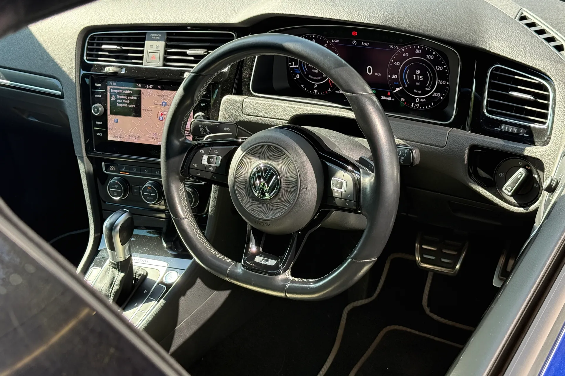 VOLKSWAGEN GOLF thumbnail image number 36