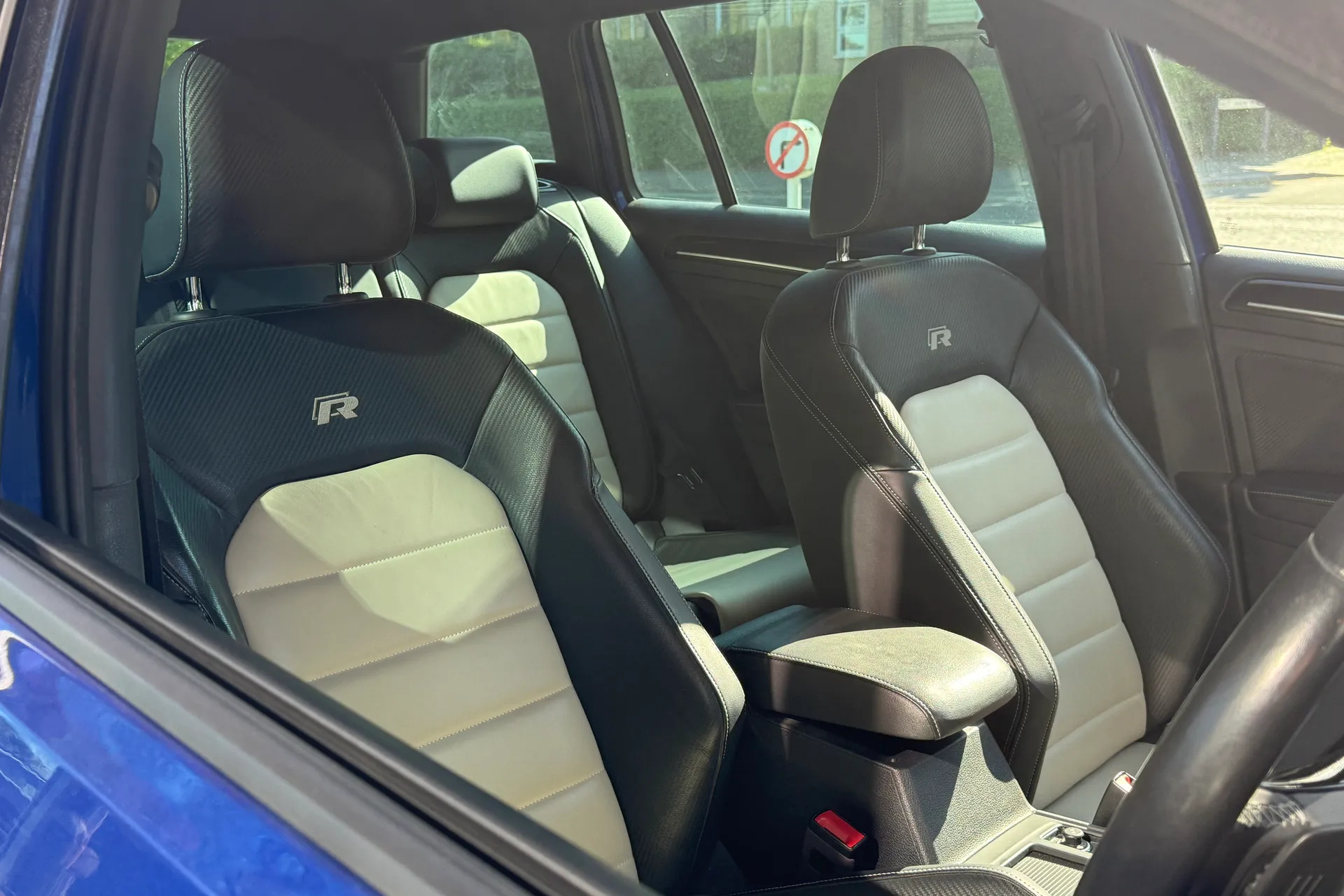 VOLKSWAGEN GOLF thumbnail image number 37