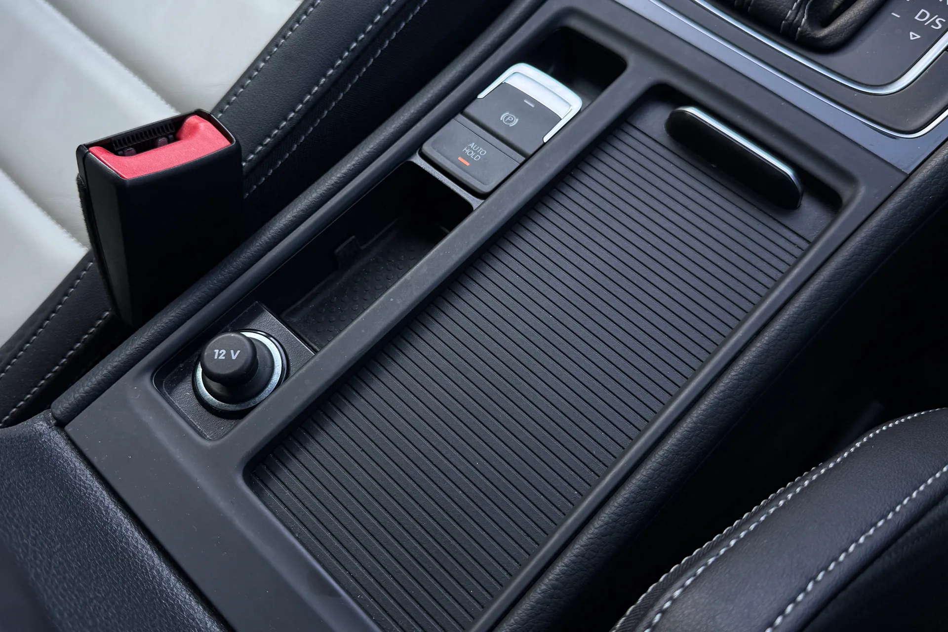 VOLKSWAGEN GOLF thumbnail image number 27