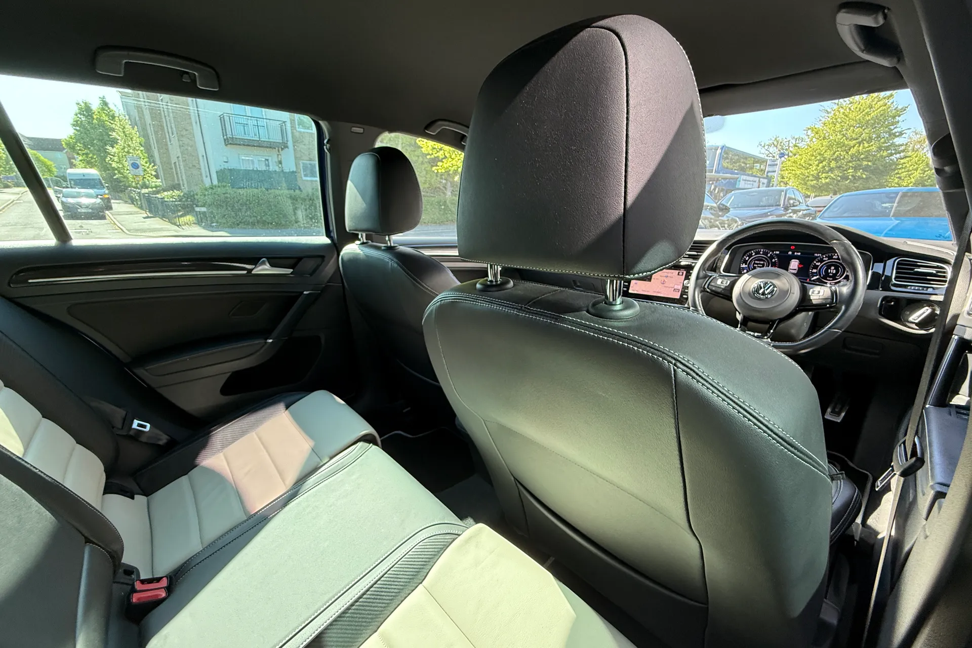 VOLKSWAGEN GOLF thumbnail image number 41