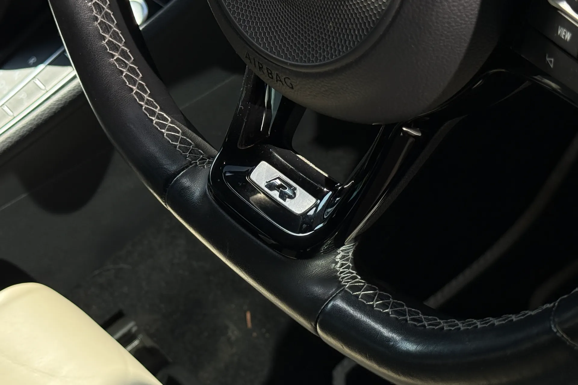 VOLKSWAGEN GOLF thumbnail image number 60