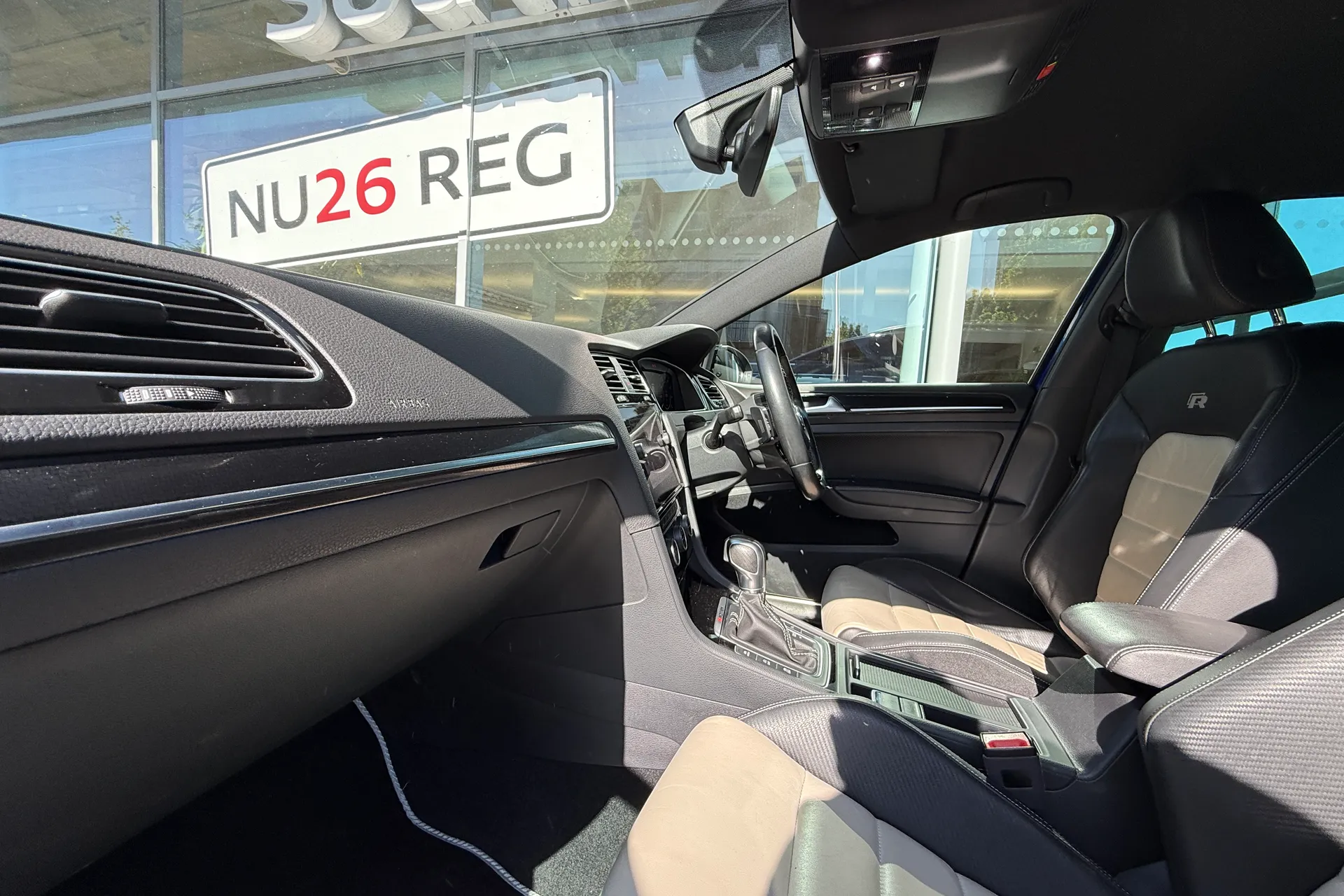 VOLKSWAGEN GOLF thumbnail image number 9