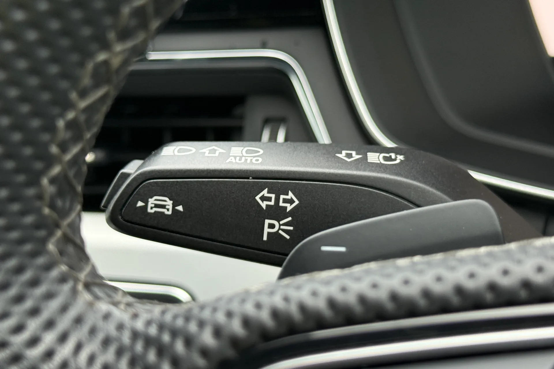 Audi A4 thumbnail image number 14