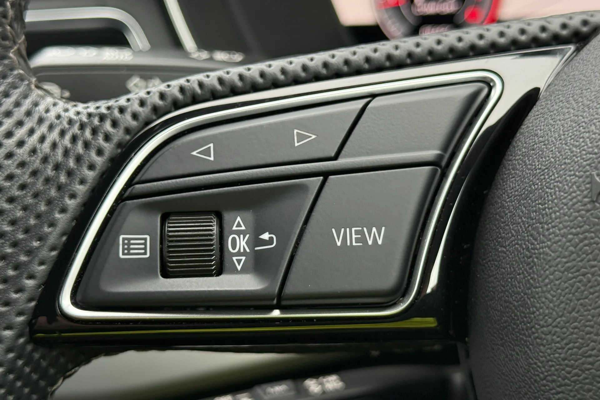 Audi A4 thumbnail image number 17