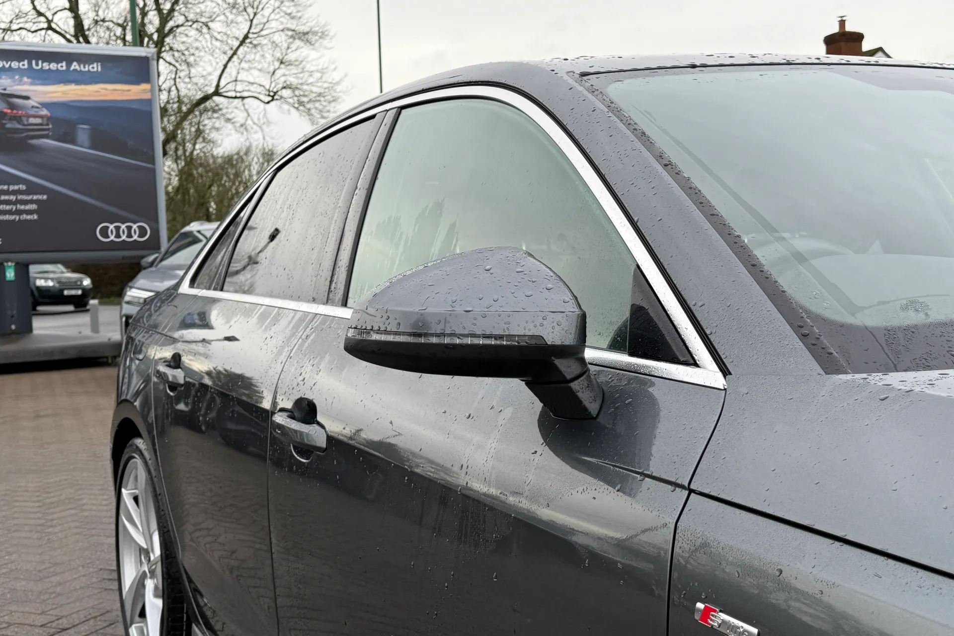 Audi A4 thumbnail image number 45