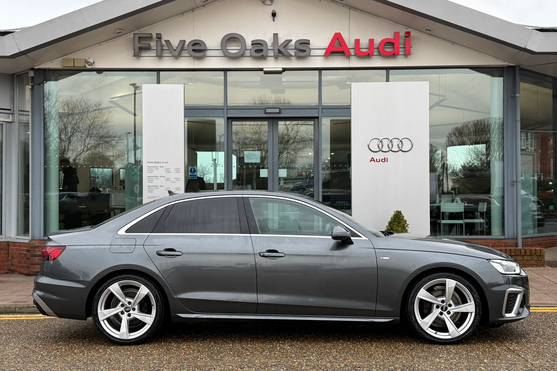 Audi A4 thumbnail image number 2