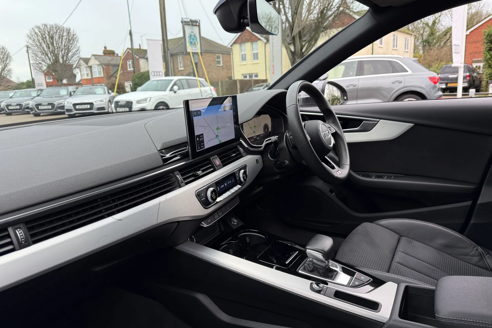 Audi A4 thumbnail image number 25