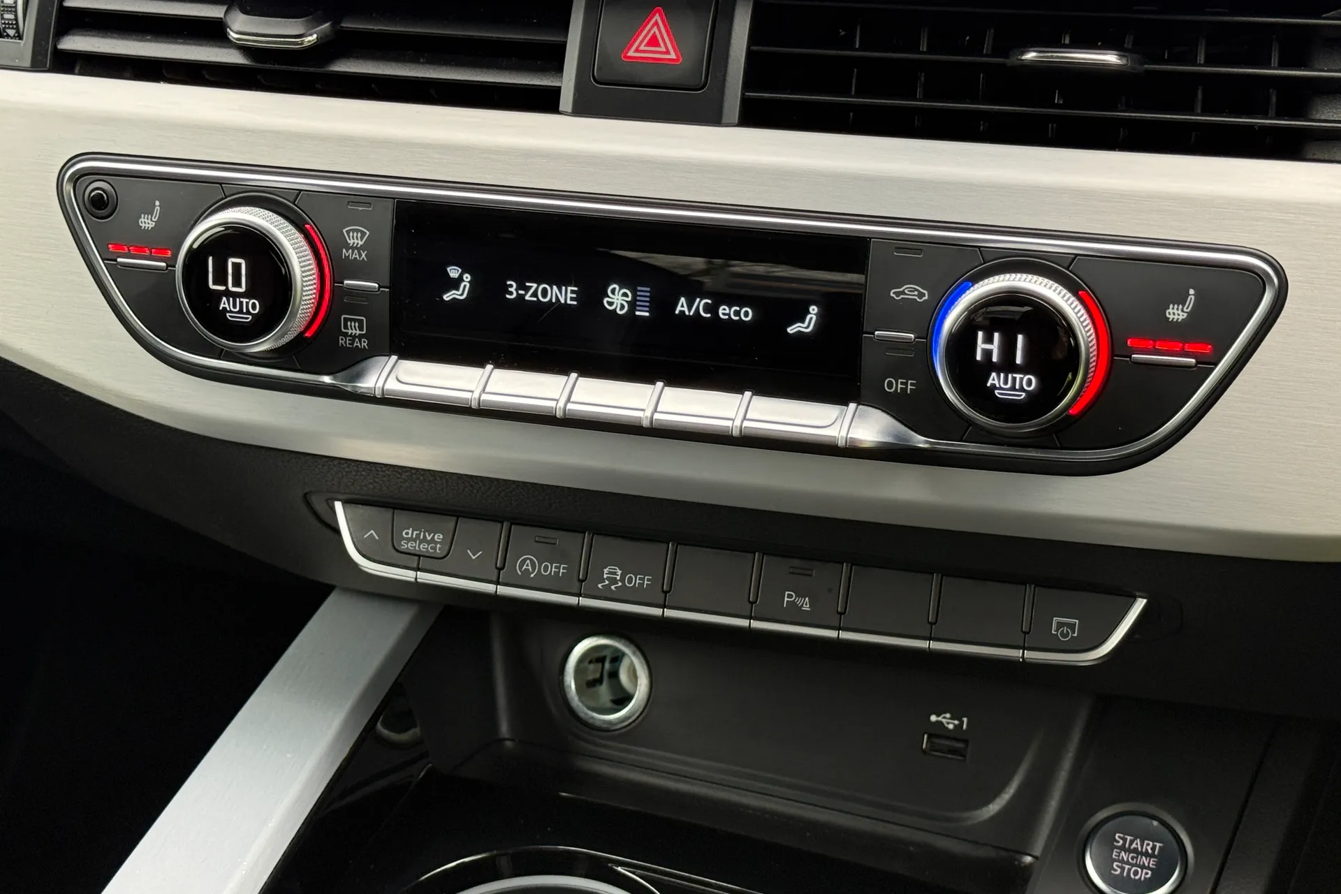 Audi A4 thumbnail image number 12