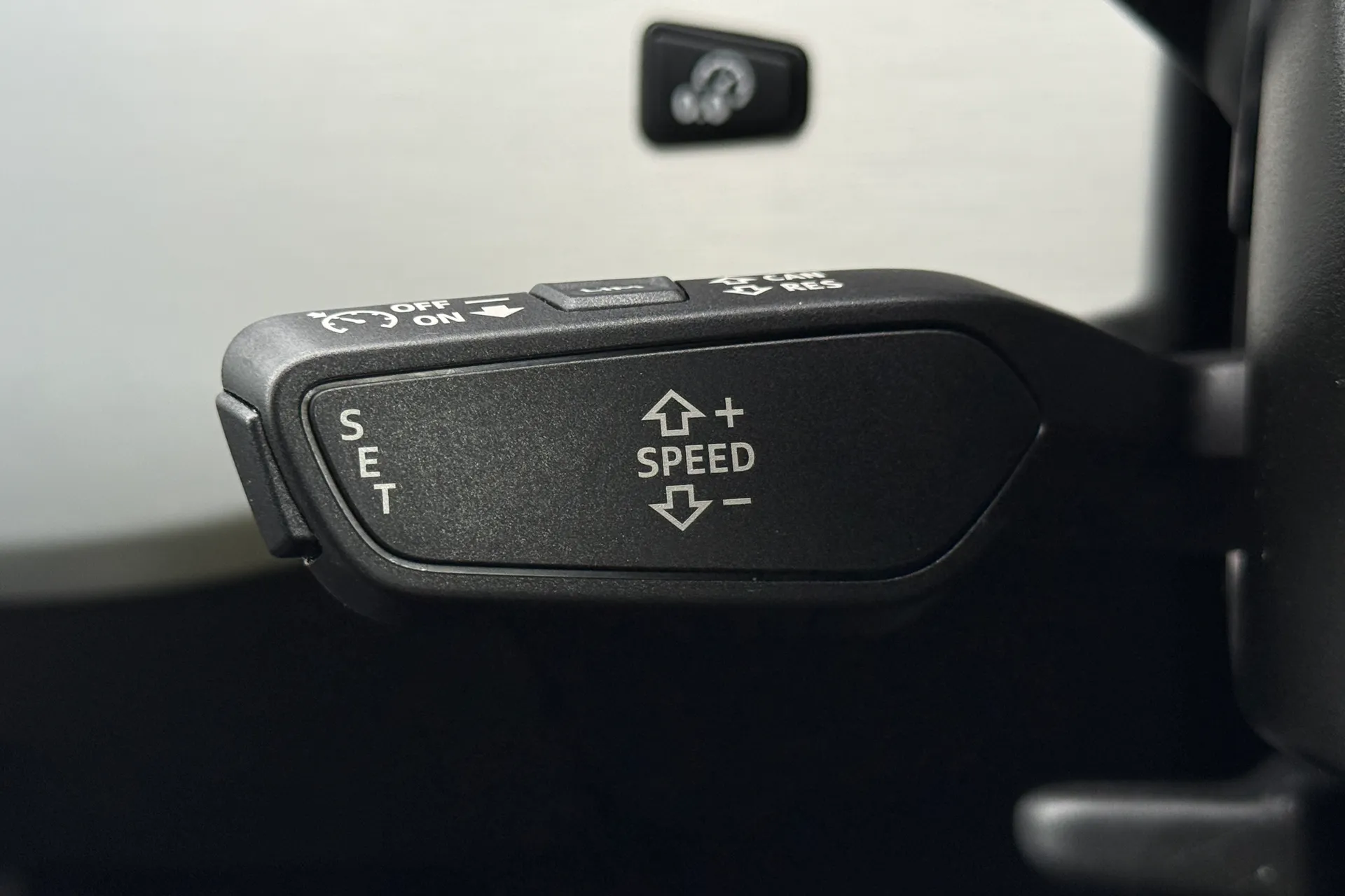 Audi A4 thumbnail image number 13