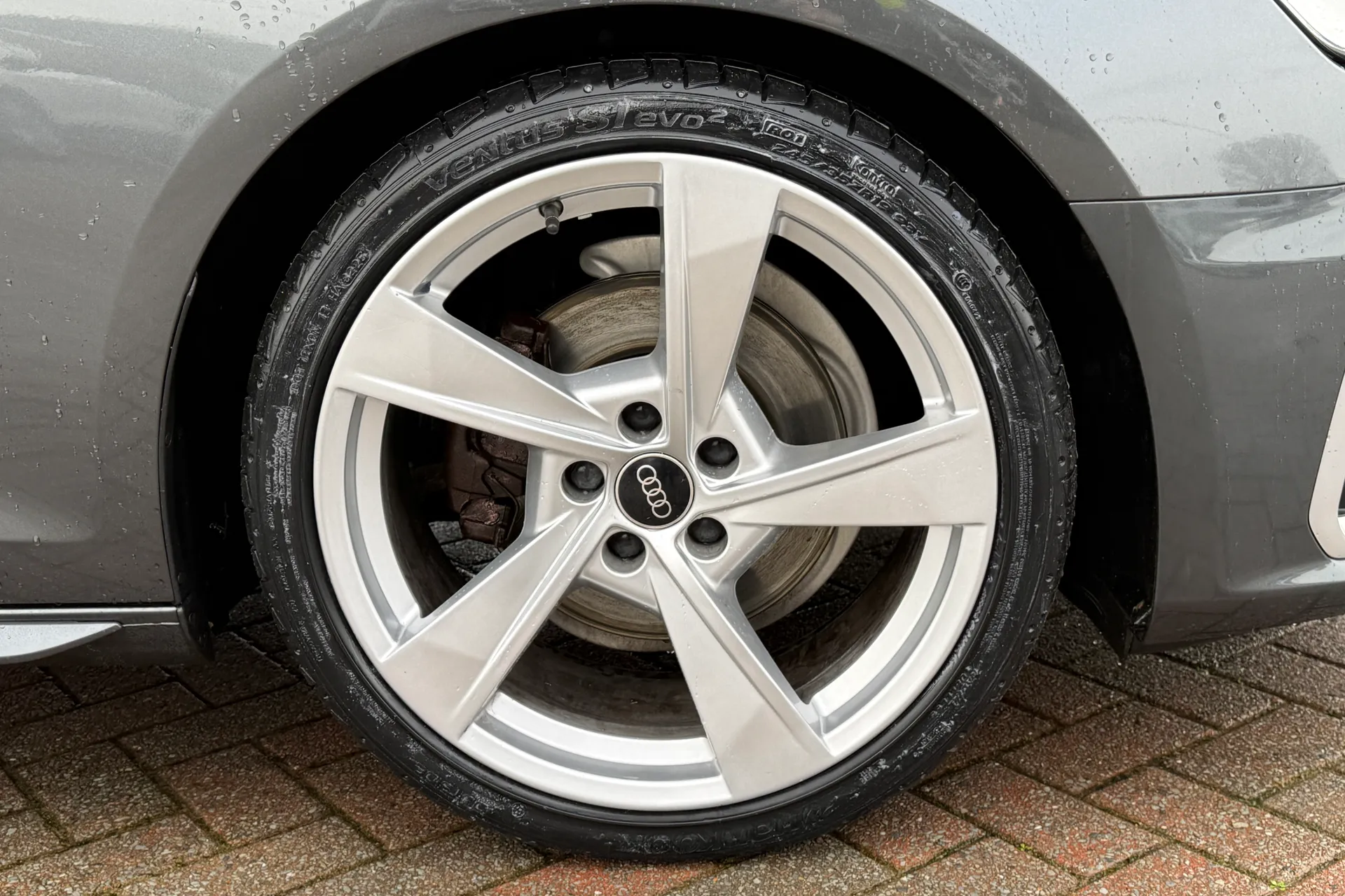 Audi A4 thumbnail image number 44