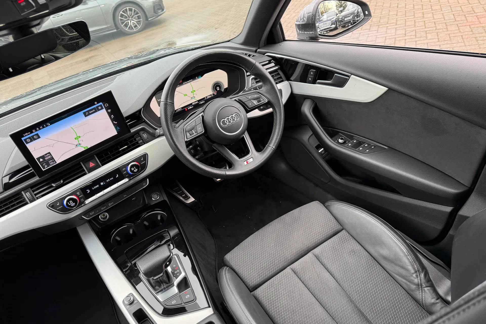 Audi A4 thumbnail image number 38