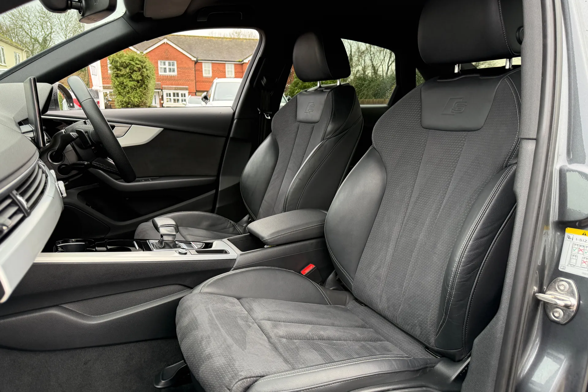 Audi A4 thumbnail image number 26