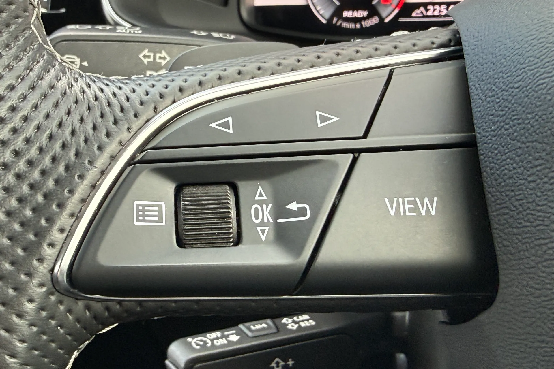 Audi Q7 thumbnail image number 25