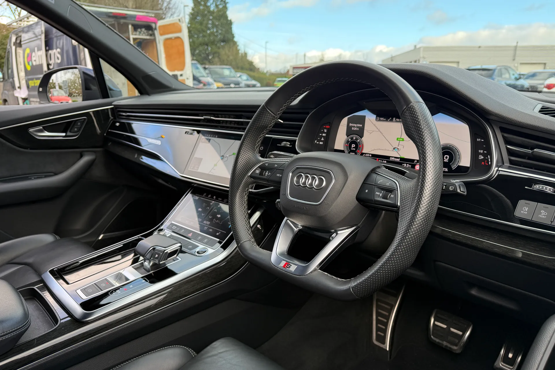 Audi Q7 thumbnail image number 32