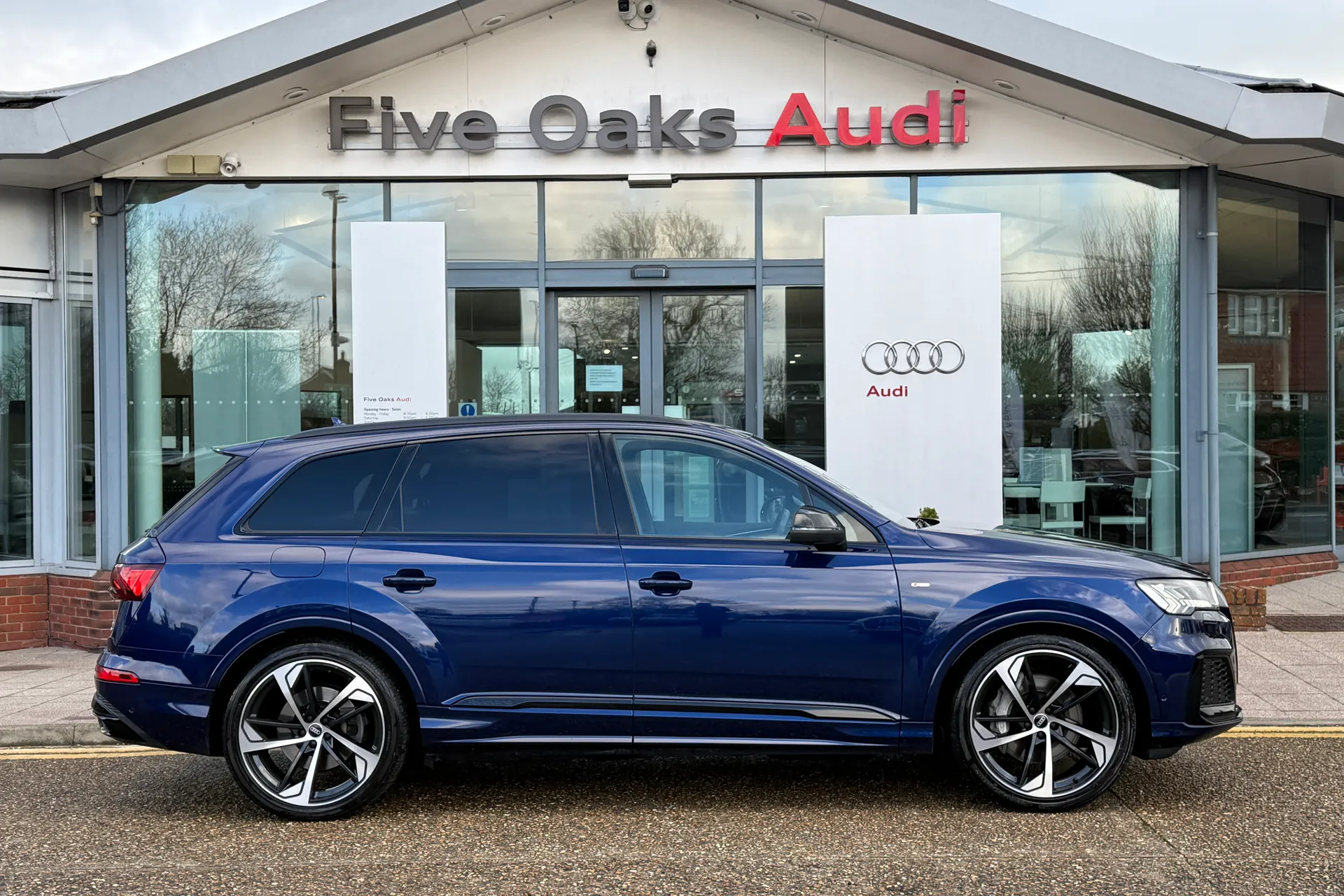 Audi Q7 thumbnail image number 2
