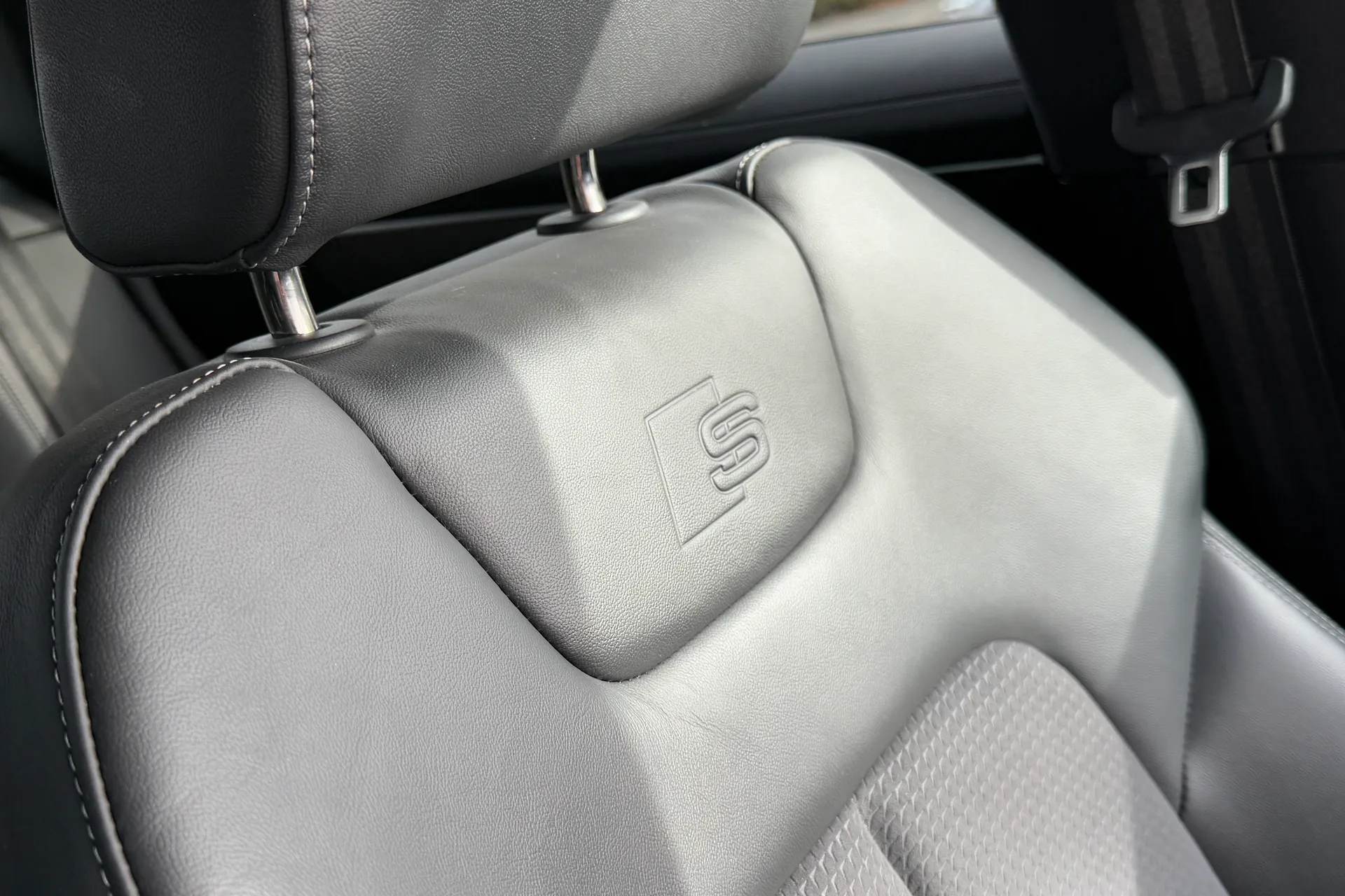 Audi A6 thumbnail image number 33