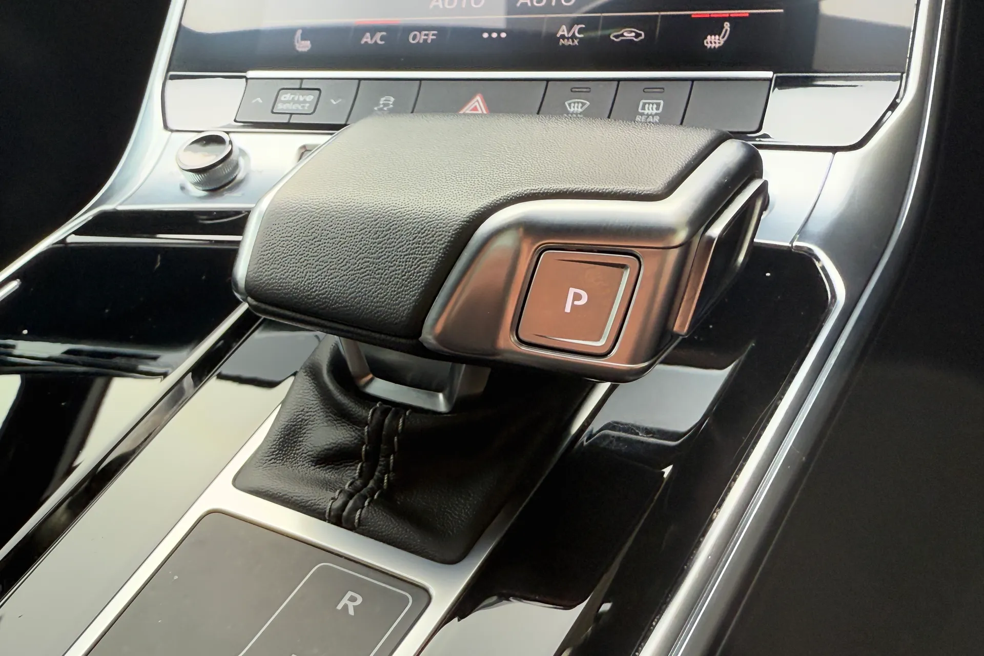 Audi A6 thumbnail image number 28