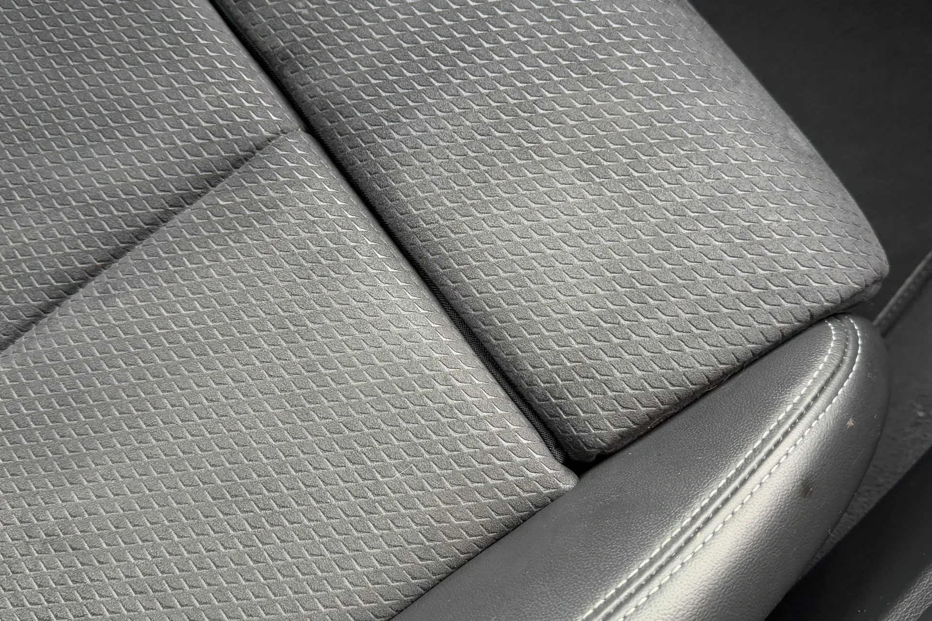 Audi A6 thumbnail image number 31