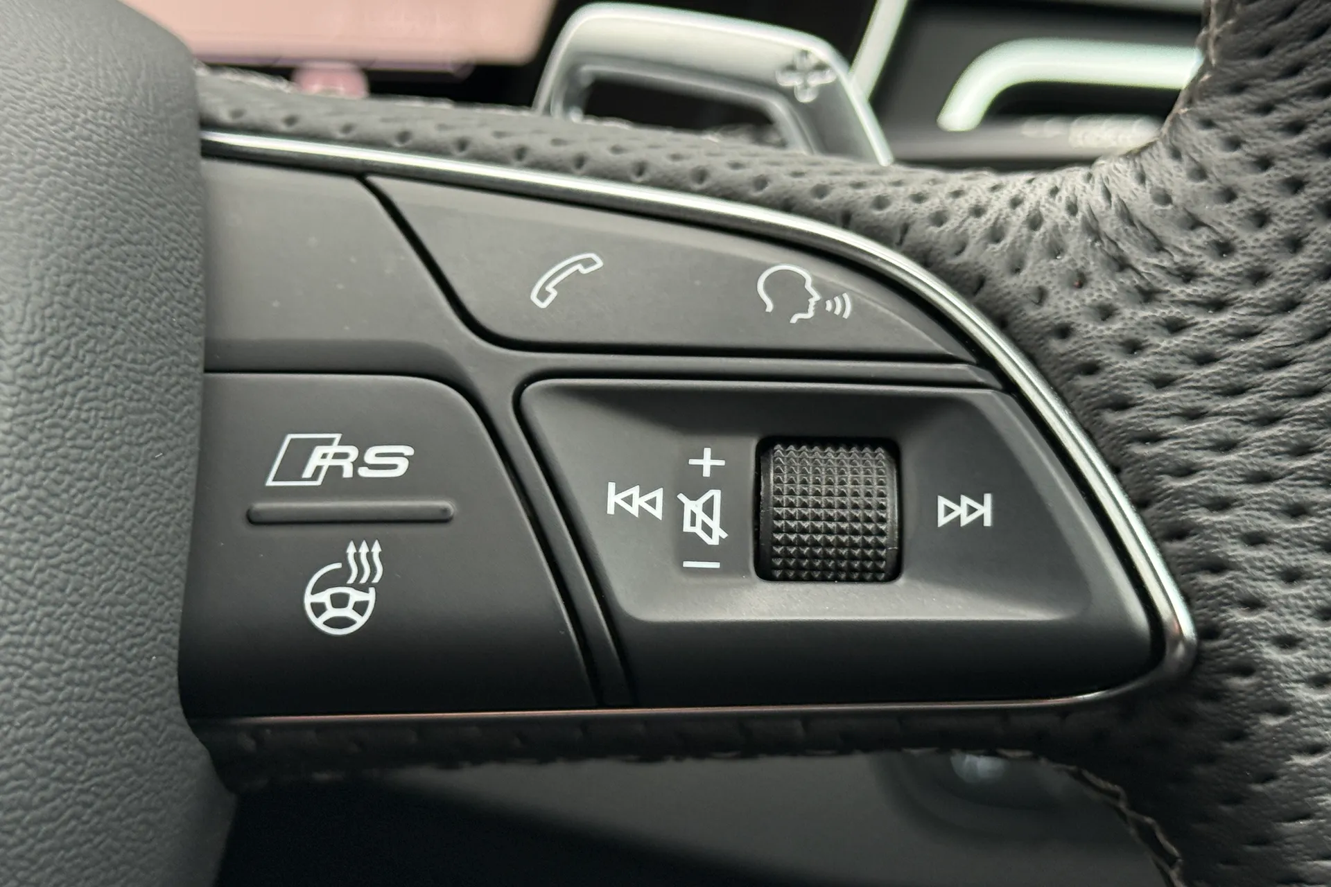 Audi RS4 thumbnail image number 21