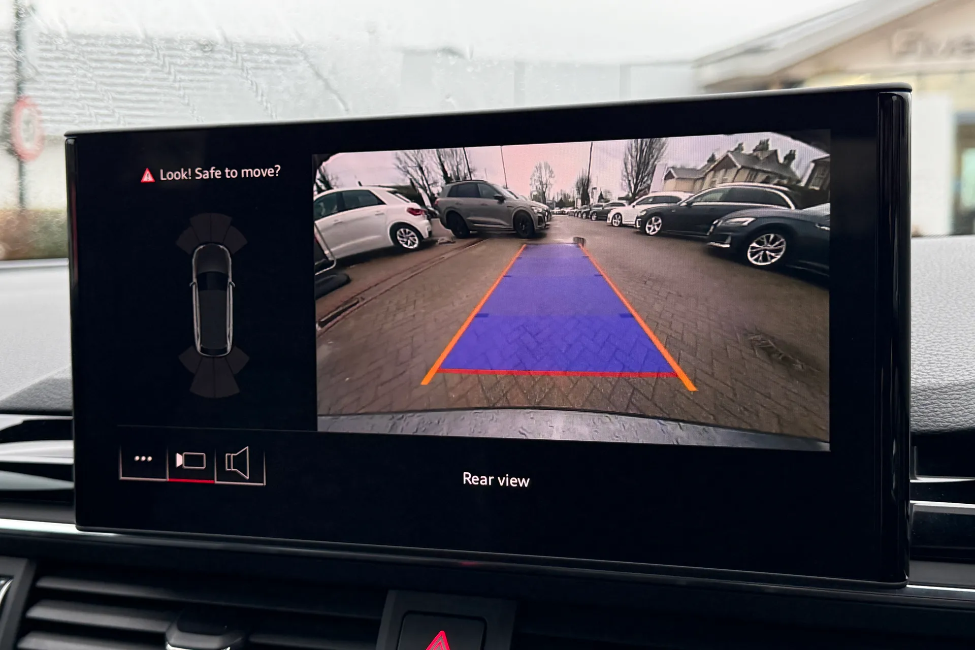 Audi RS4 thumbnail image number 4