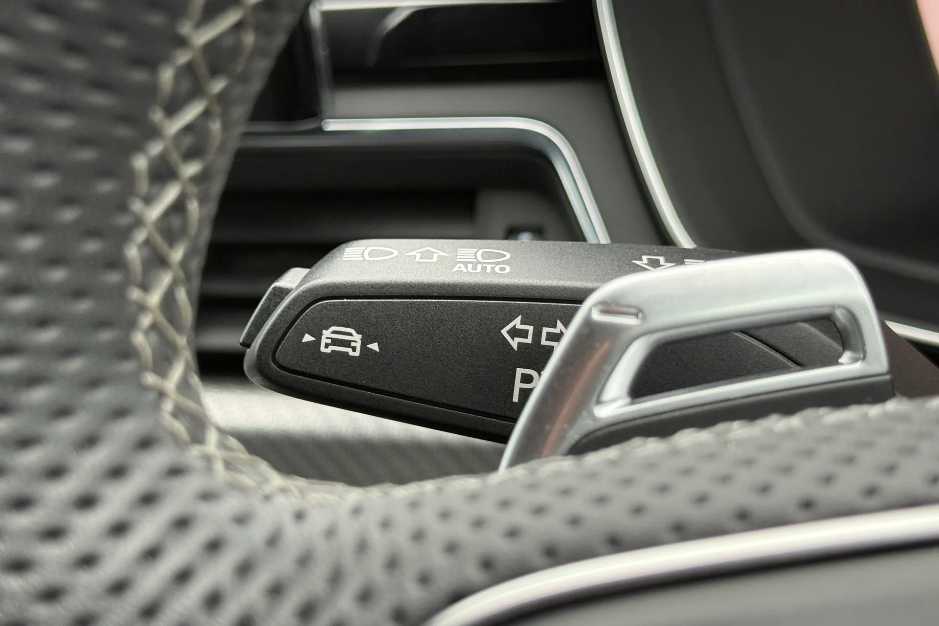 Audi RS4 thumbnail image number 17