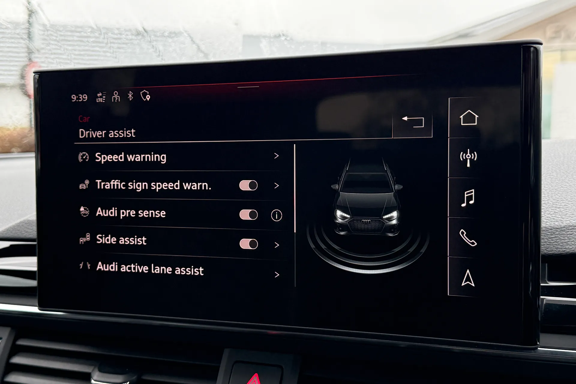 Audi RS4 thumbnail image number 9