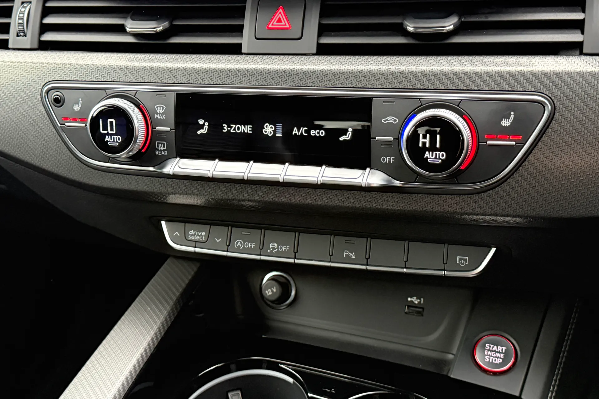 Audi RS4 thumbnail image number 14