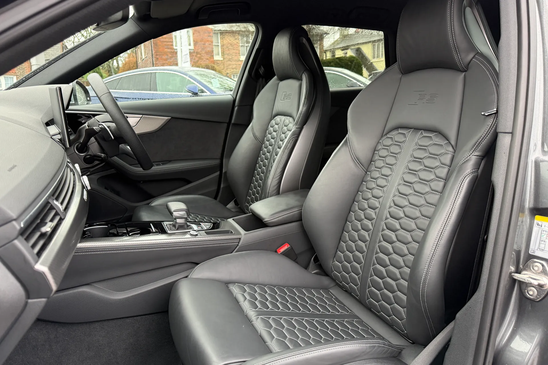 Audi RS4 thumbnail image number 29