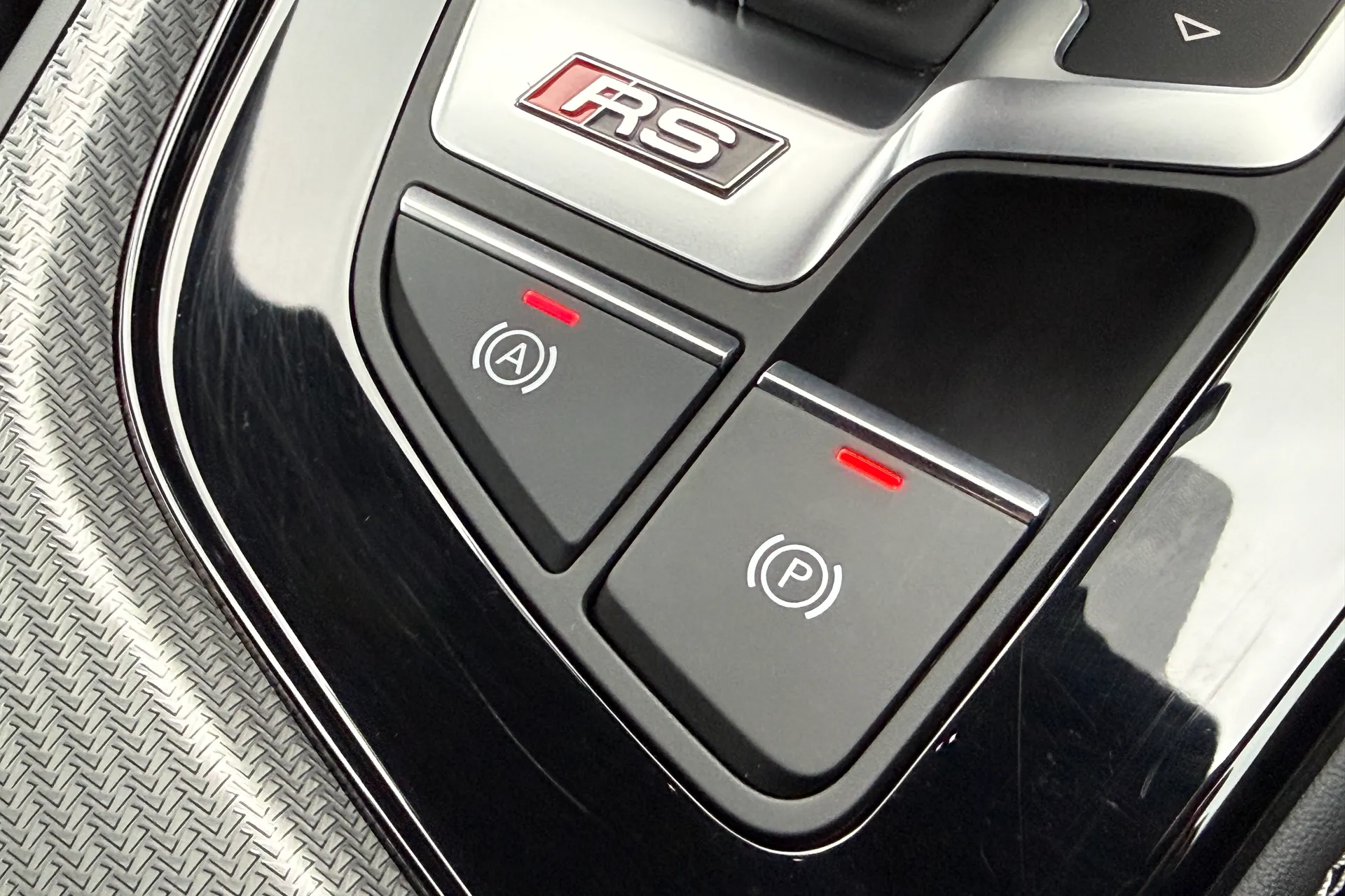 Audi RS4 thumbnail image number 40