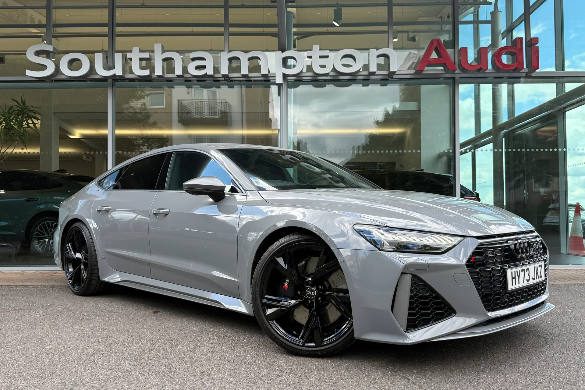 Audi RS 7 focused image