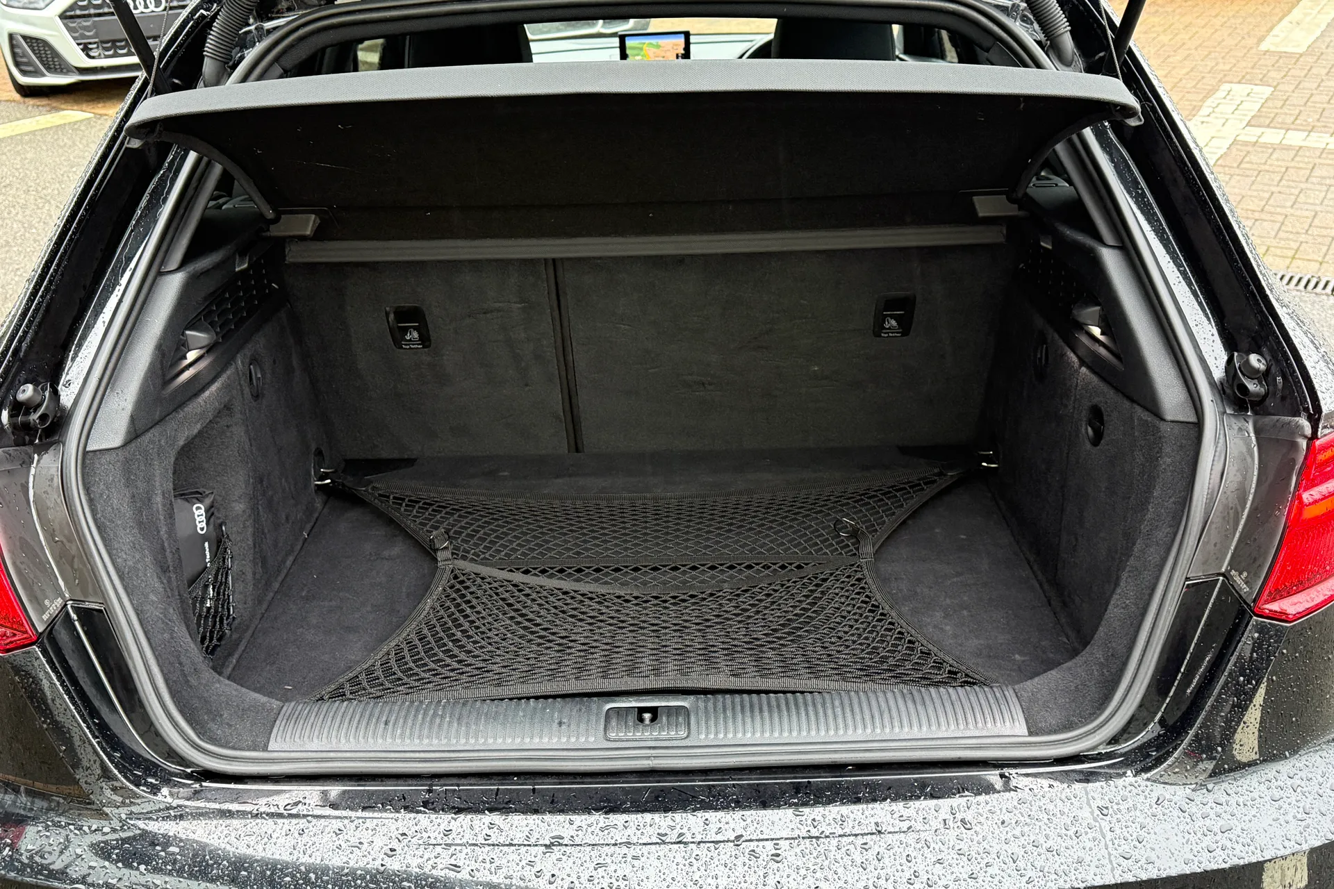 Audi A3 thumbnail image number 32