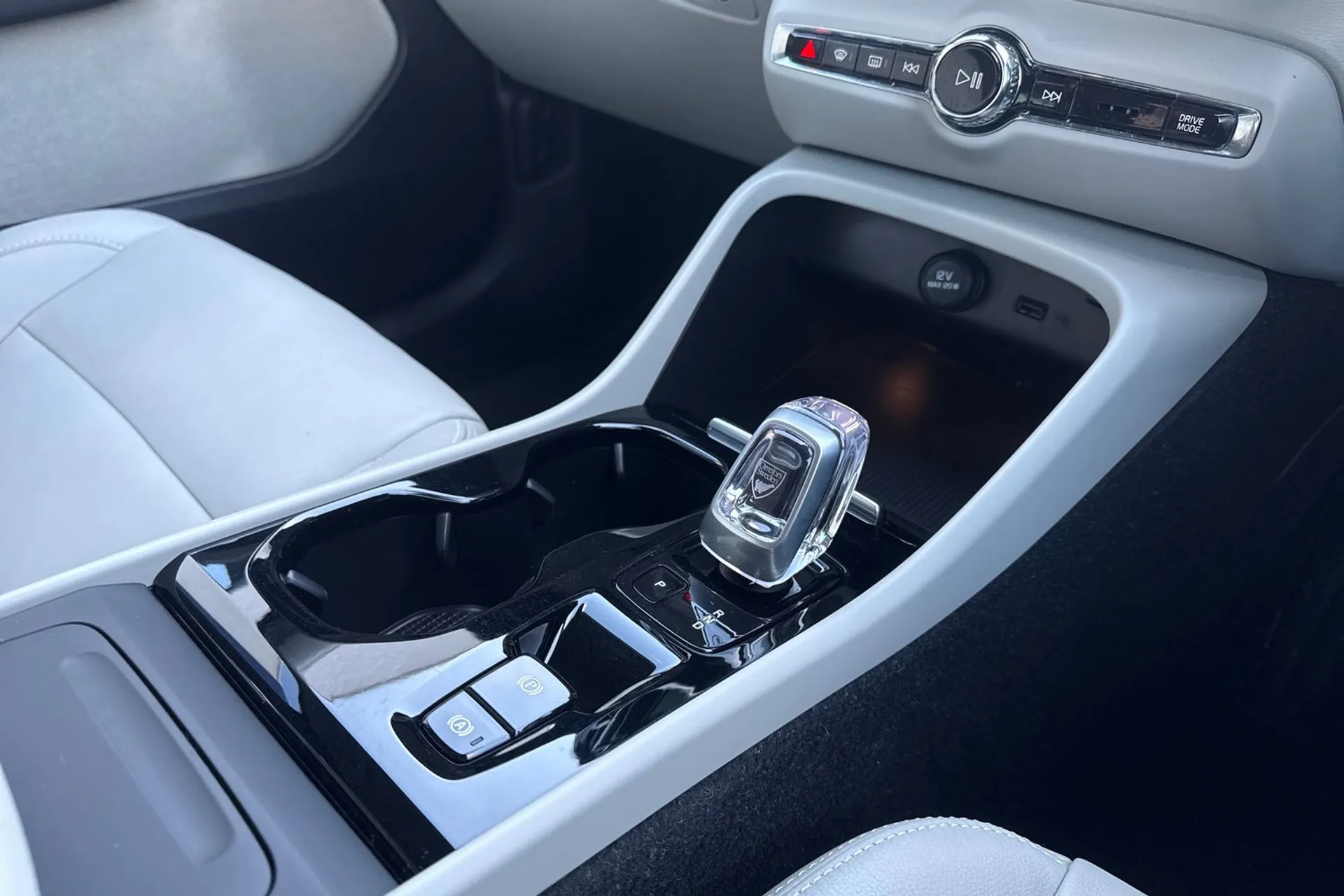 Volvo XC40 thumbnail image number 42