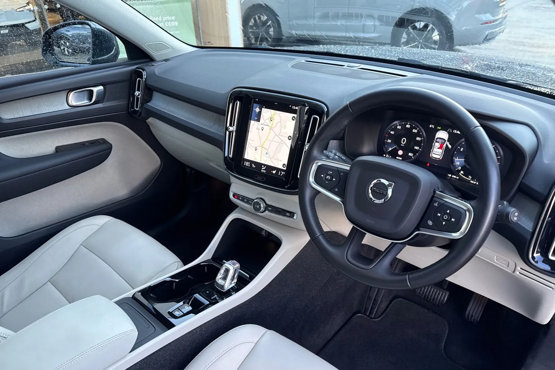 Volvo XC40 thumbnail image number 6