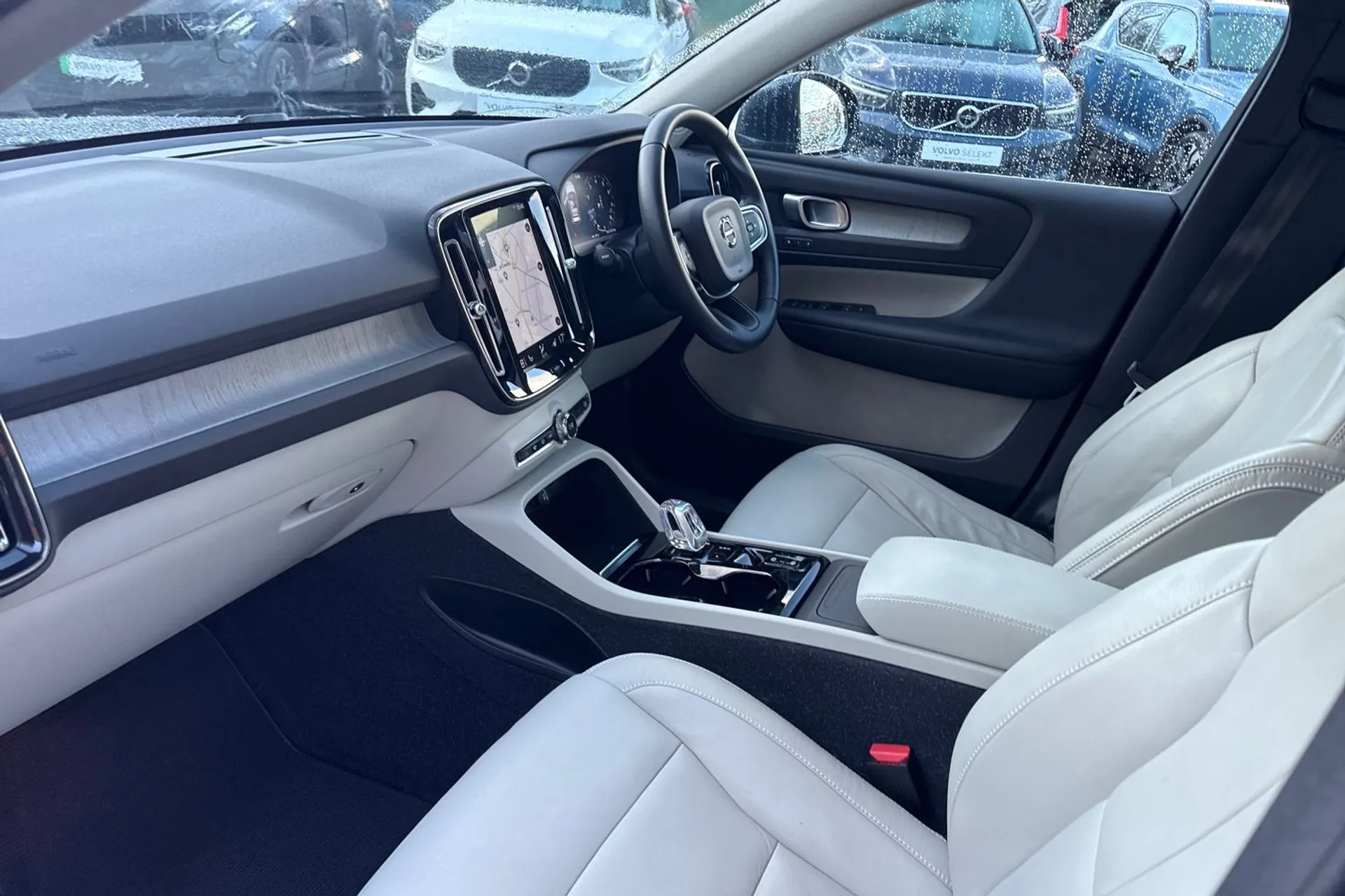 Volvo XC40 thumbnail image number 27