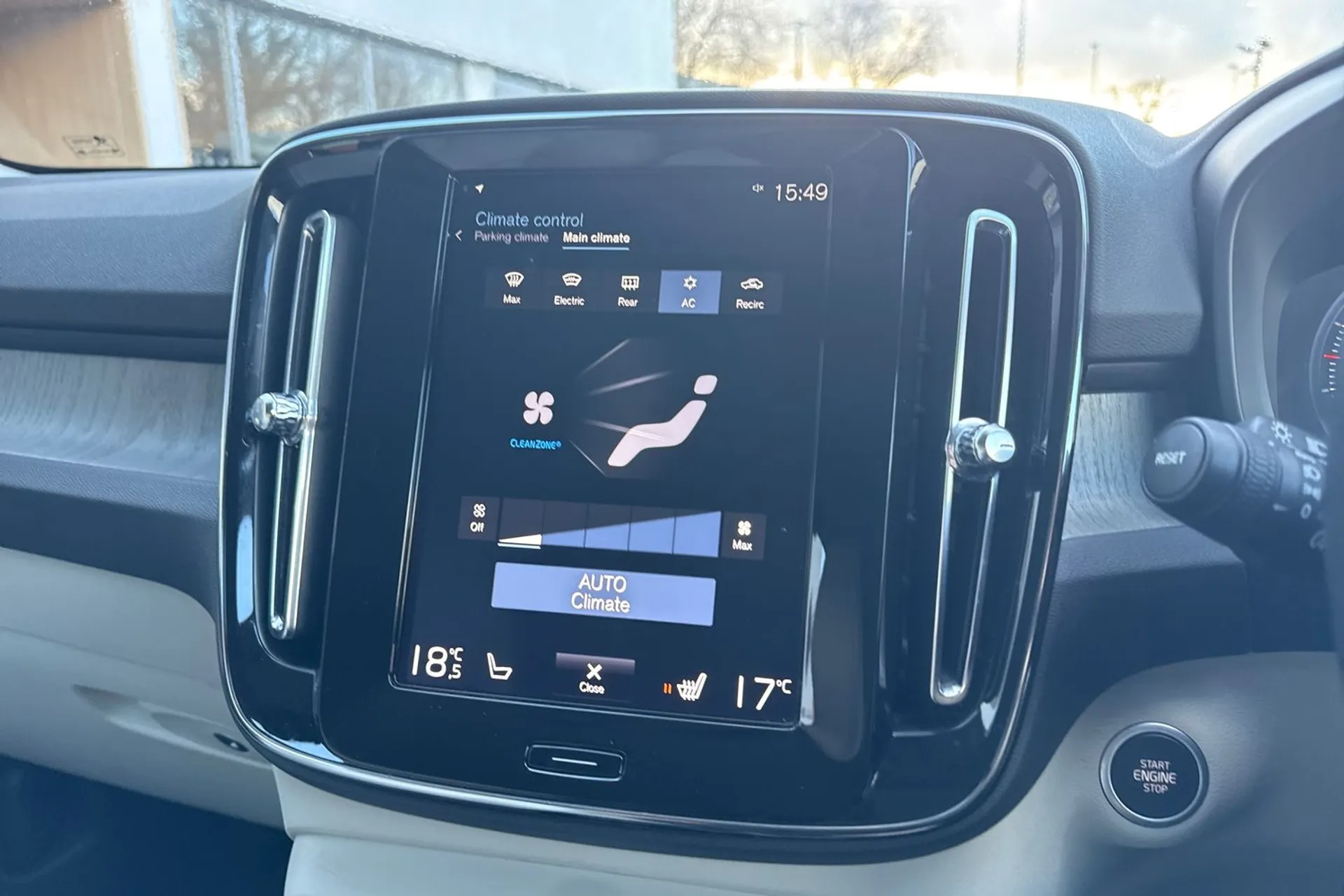 Volvo XC40 thumbnail image number 38