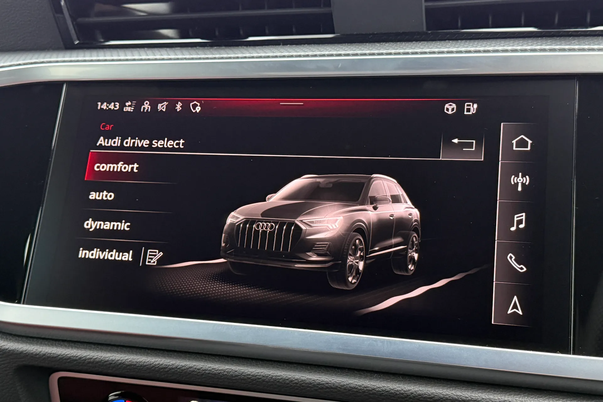 Audi Q3 thumbnail image number 8